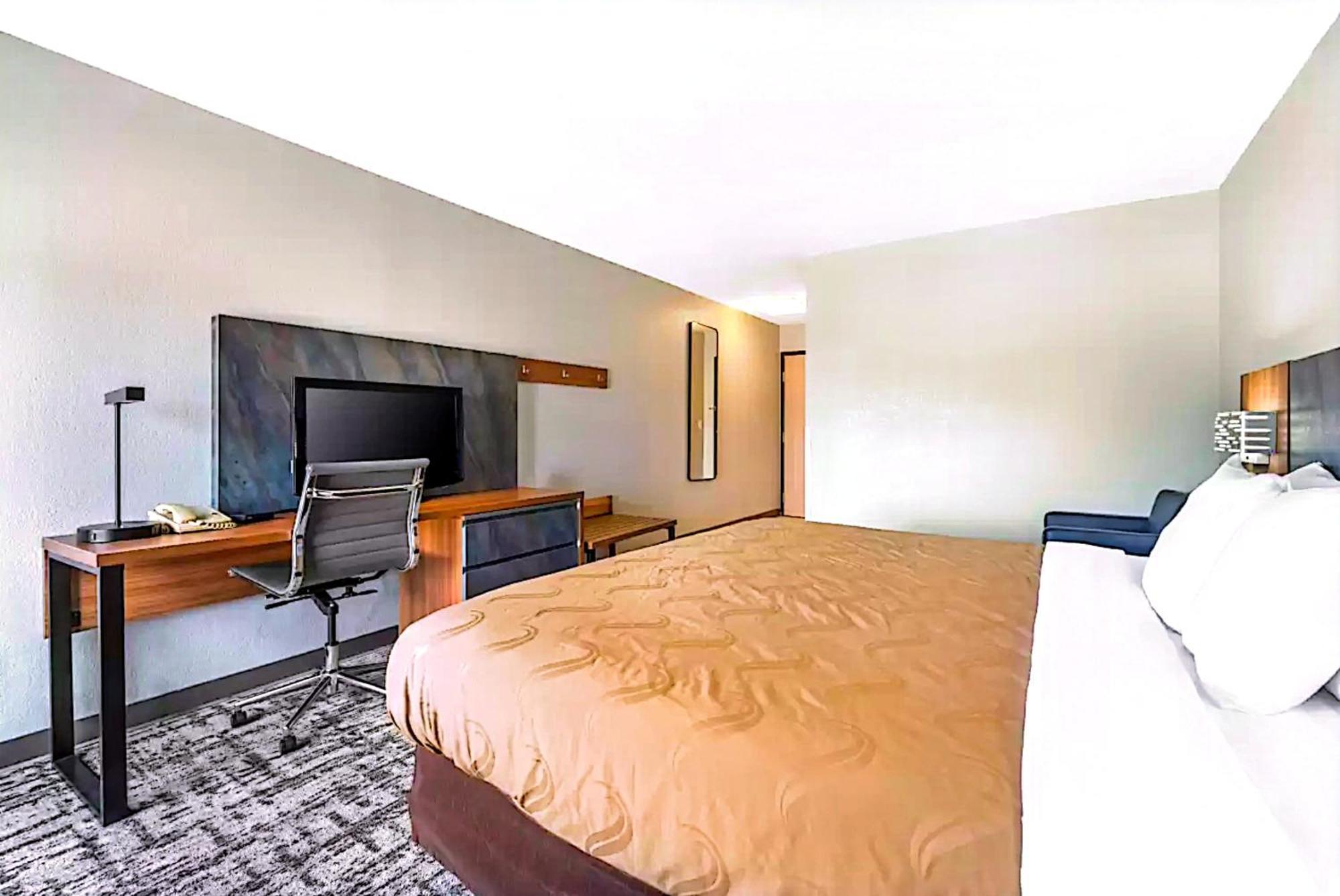 Quality Inn & Suites Manhattan Exteriér fotografie