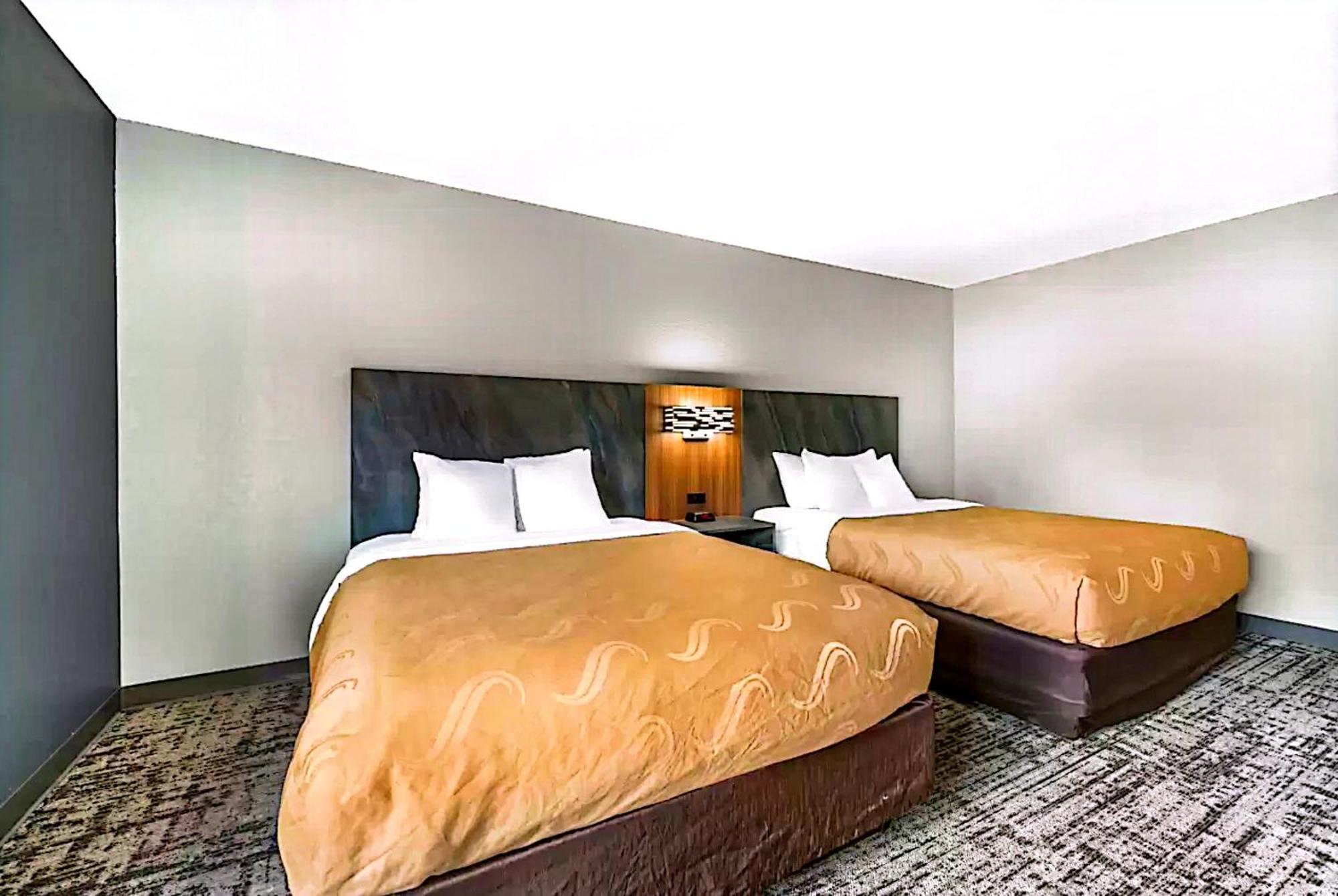 Quality Inn & Suites Manhattan Exteriér fotografie
