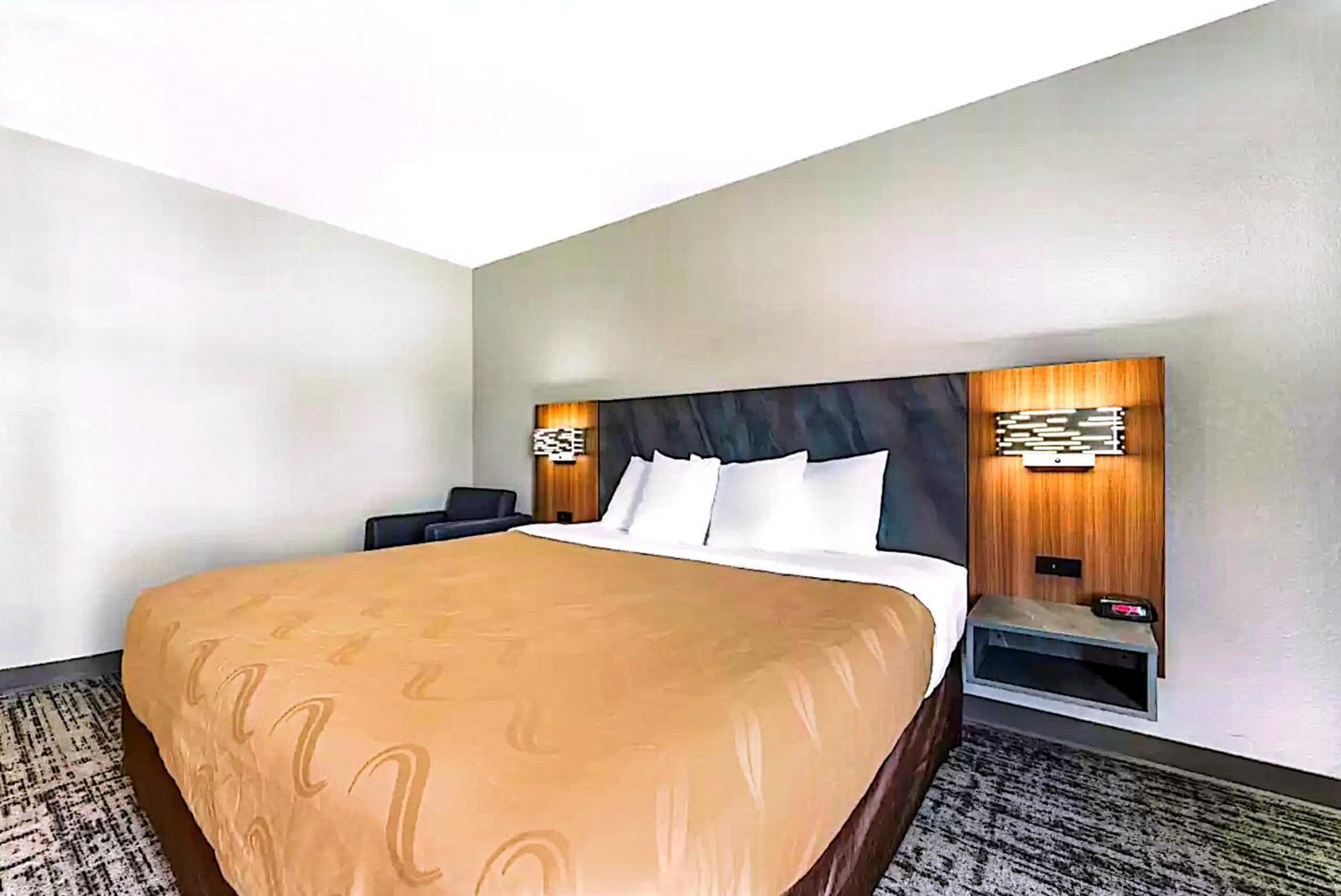 Quality Inn & Suites Manhattan Exteriér fotografie