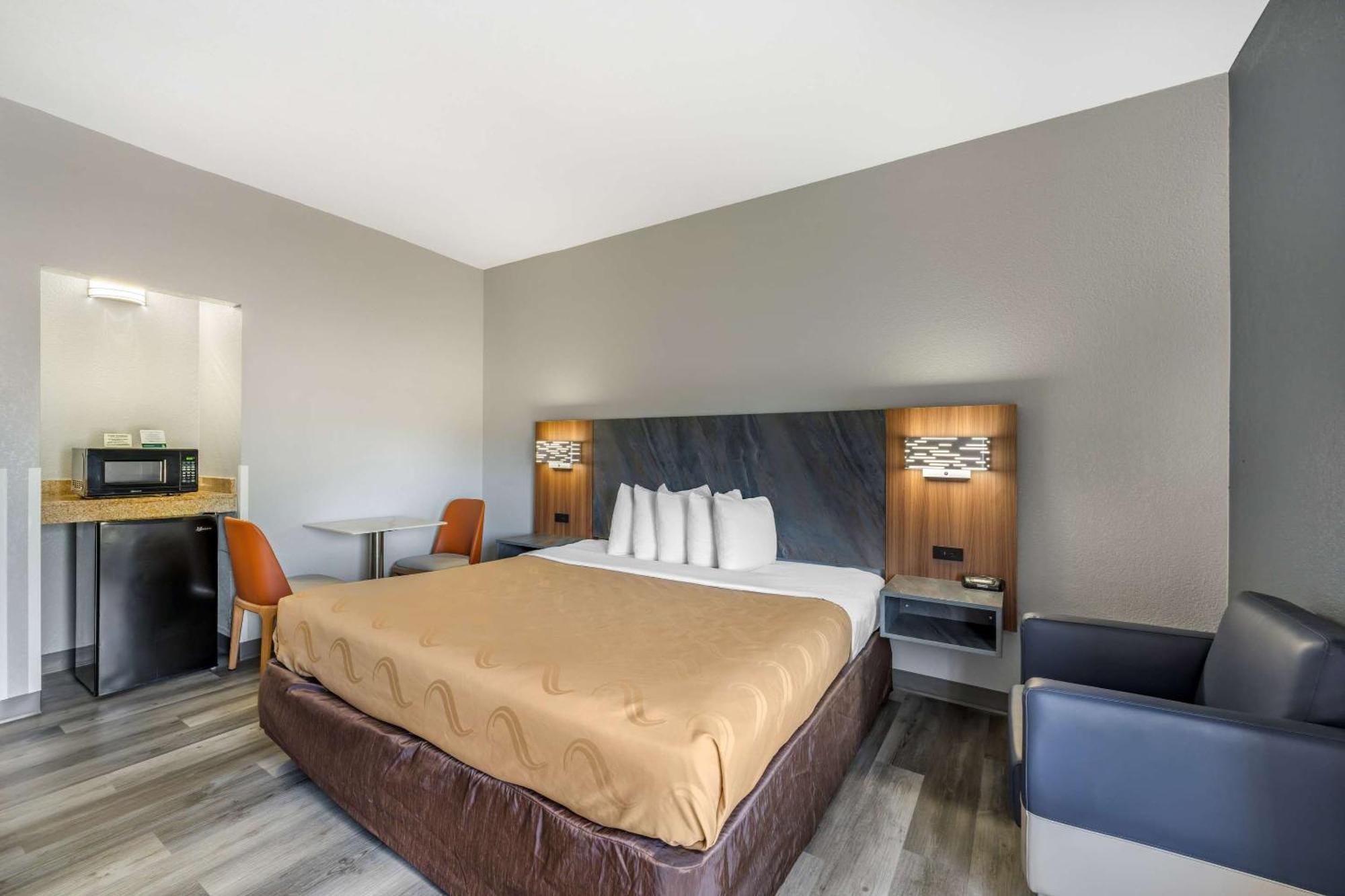 Quality Inn & Suites Manhattan Exteriér fotografie