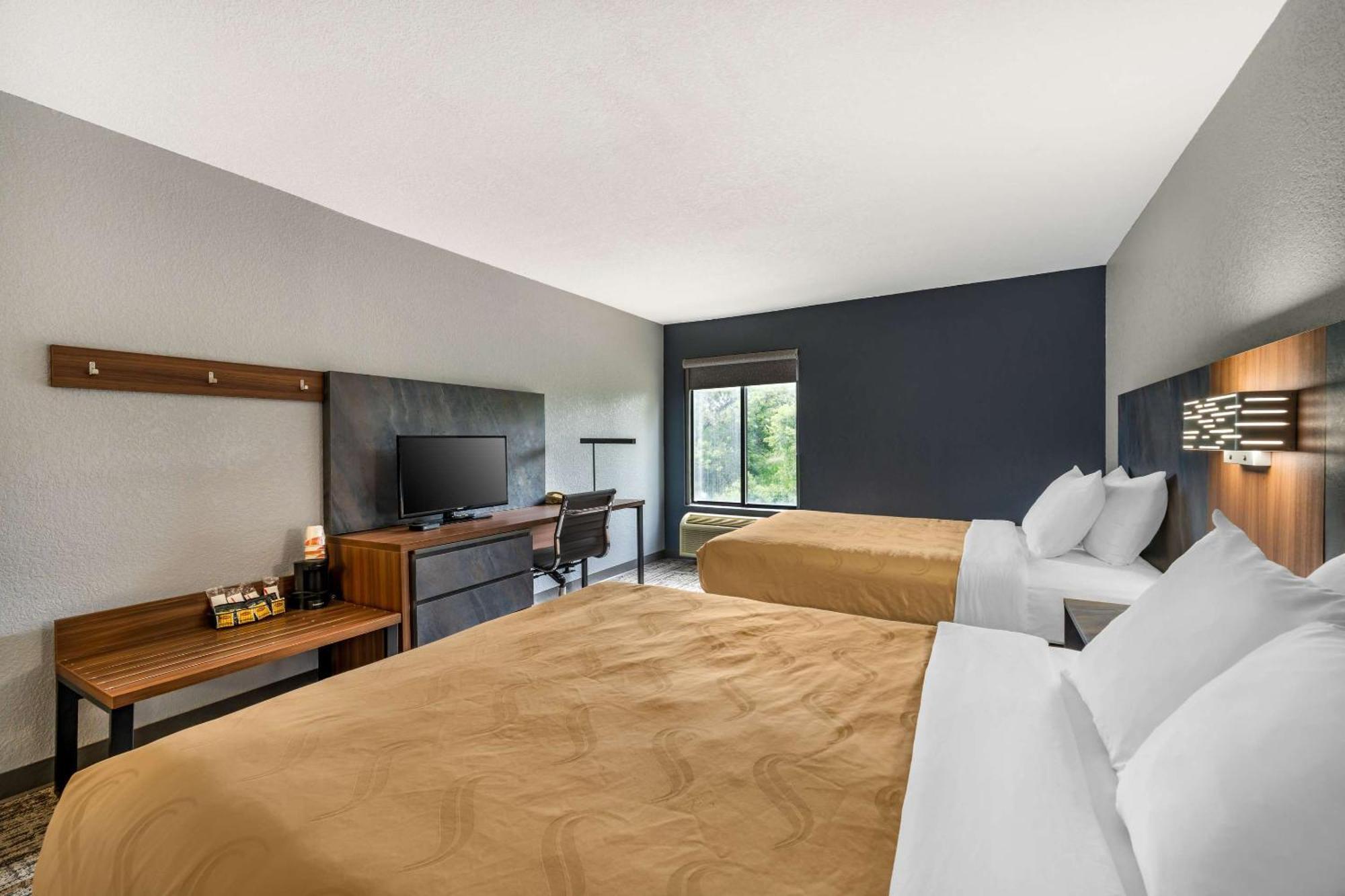 Quality Inn & Suites Manhattan Exteriér fotografie
