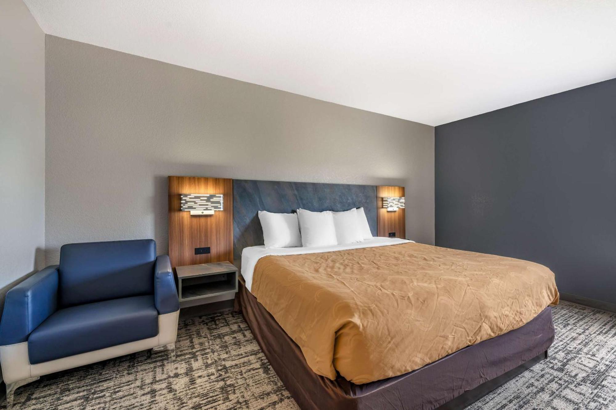 Quality Inn & Suites Manhattan Exteriér fotografie
